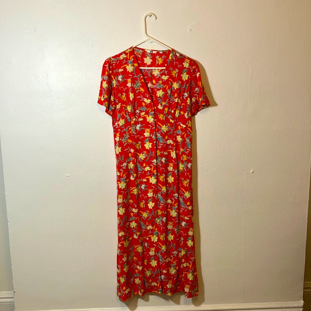 Uniqlo red floral midi dress button up summery M size